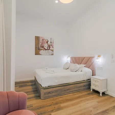 Apartment Lujoso Frente La Feria De Sevilla, Remedios Seville